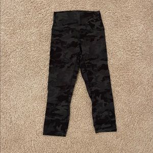 Lululemon Cropped Align Green Camo Leggings Size 6